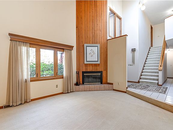 5th image of 1627 King James Dr