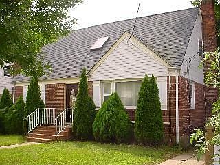 2nd image of 26 Chase St