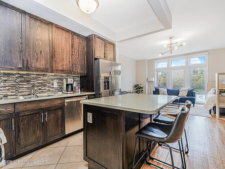90 Bay Street Lndg #2H — Photo 2