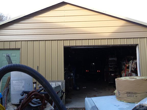 2nd image of 202 Blaine St