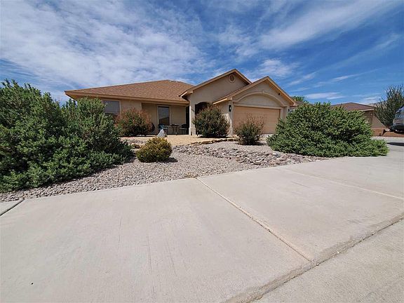 2nd image of 1033 Pajarito Dr
