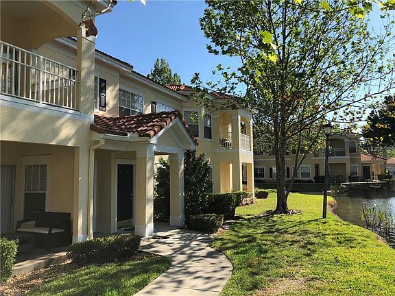 3rd image of 812 Arbor Lakes Cir #812