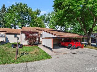 2643 Chatham Woods Dr SE, Grand Rapids, MI 49546