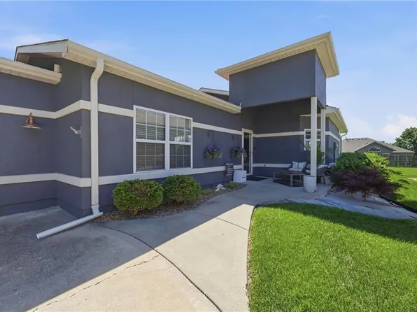 2819 NE Sonora Valley Dr, Blue Springs, MO 64015