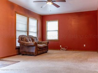 433 E 2nd St, Shamrock, TX 79079
