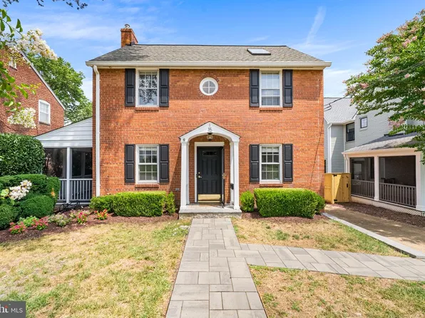 15 N Garfield St, Arlington, VA 22201