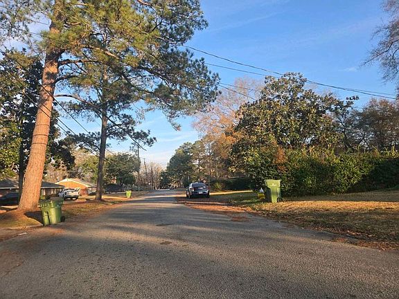 Exterior Neighborhood (street photo)
