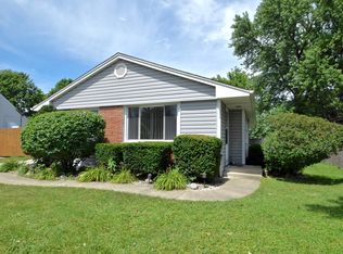 110 W Irving Park Rd, Roselle, IL 60172