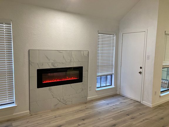 Living area/fireplace