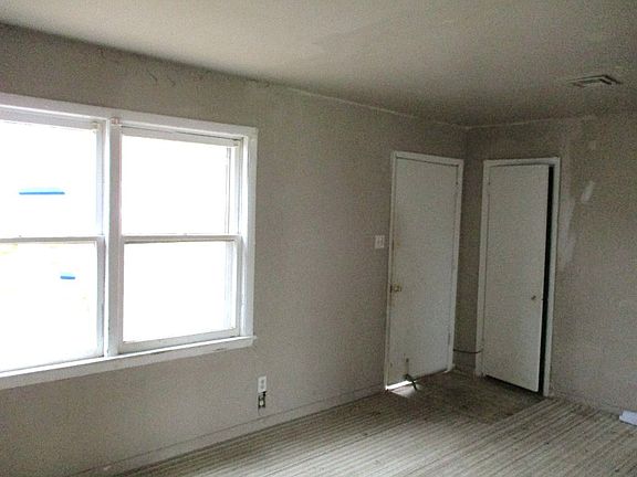 4th image of 2214 NW Pollard Ave