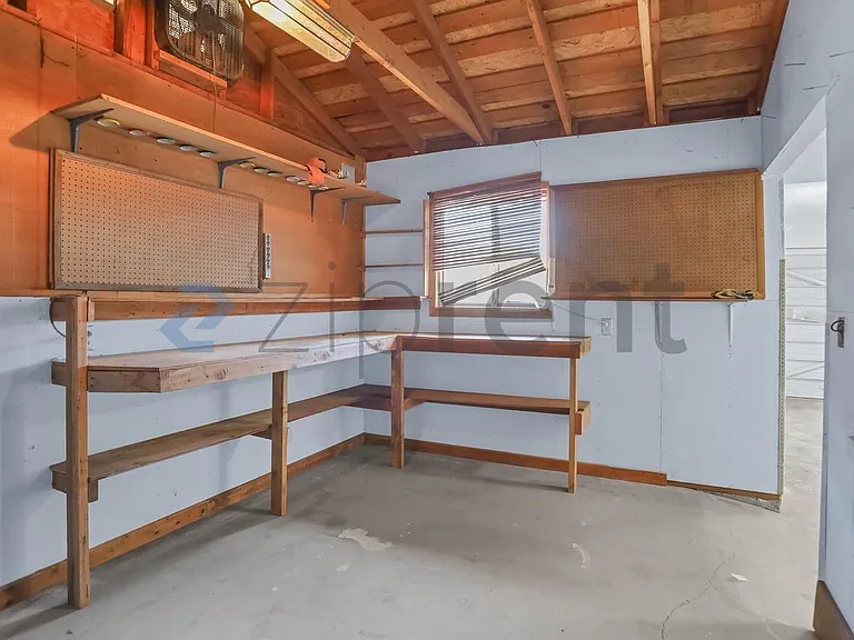1196 Robinson Ct — Photo 24