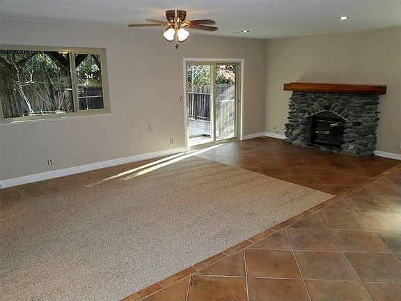 5th image of 3863 N Lakeshore Blvd