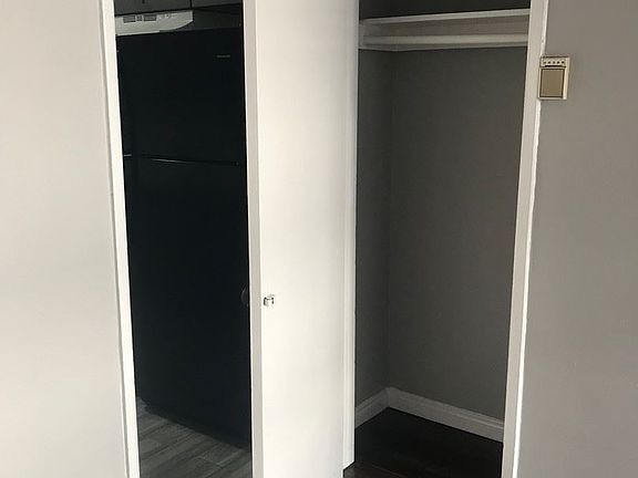 5th image of 548 N Alexandria Ave APT 4