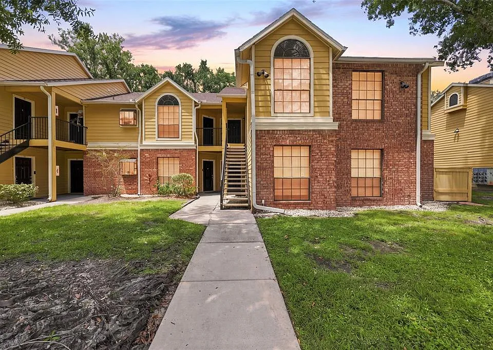 8630 Mallard Reserve Dr #203