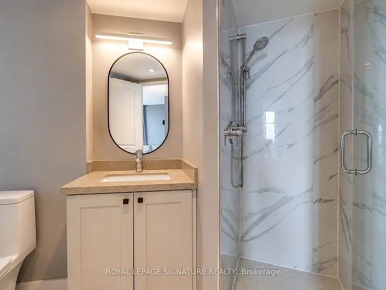 801 King St W #1113 — Photo 9