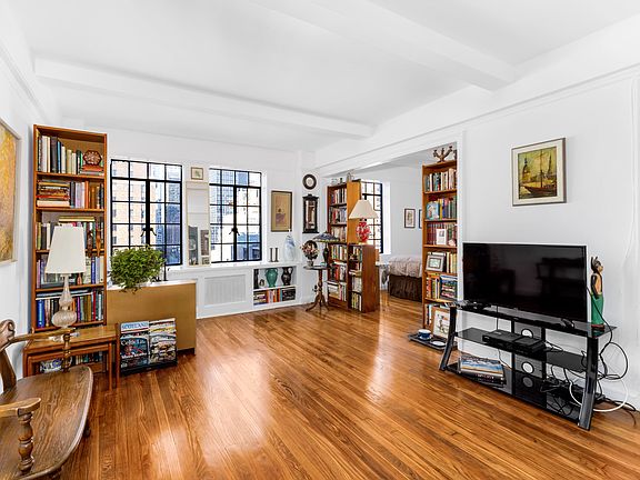 2nd image of 25 Tudor City Pl APT 1704