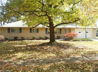 221 Colgate Ave, Elyria, OH 44035
