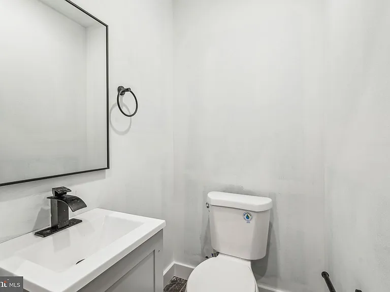 4243 Mantua Ave #2 — Photo 6