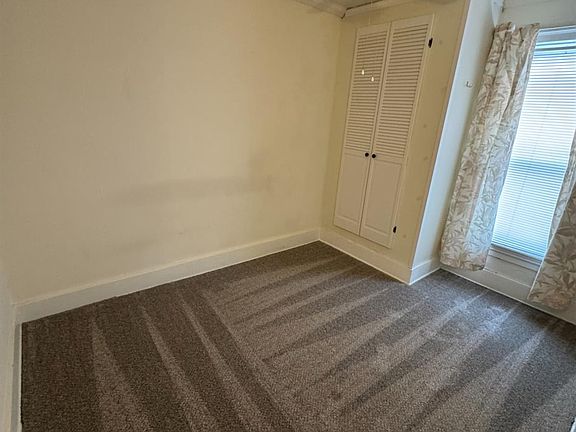 5th image of 606 E Market St #2