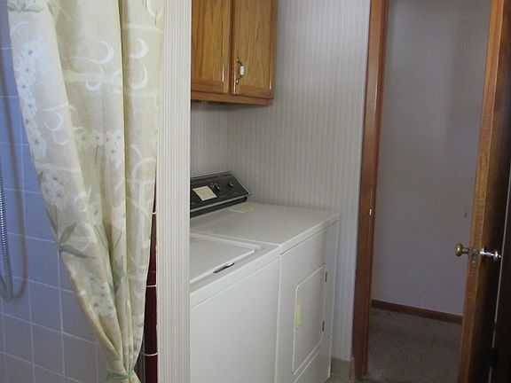 3rd image of 110 S 74th Ave E