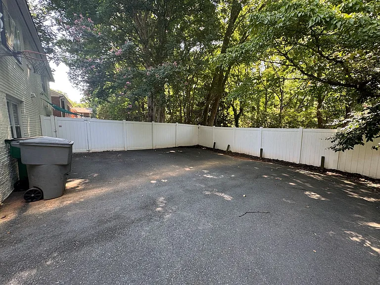 1710 Starbrook Dr — Photo 27