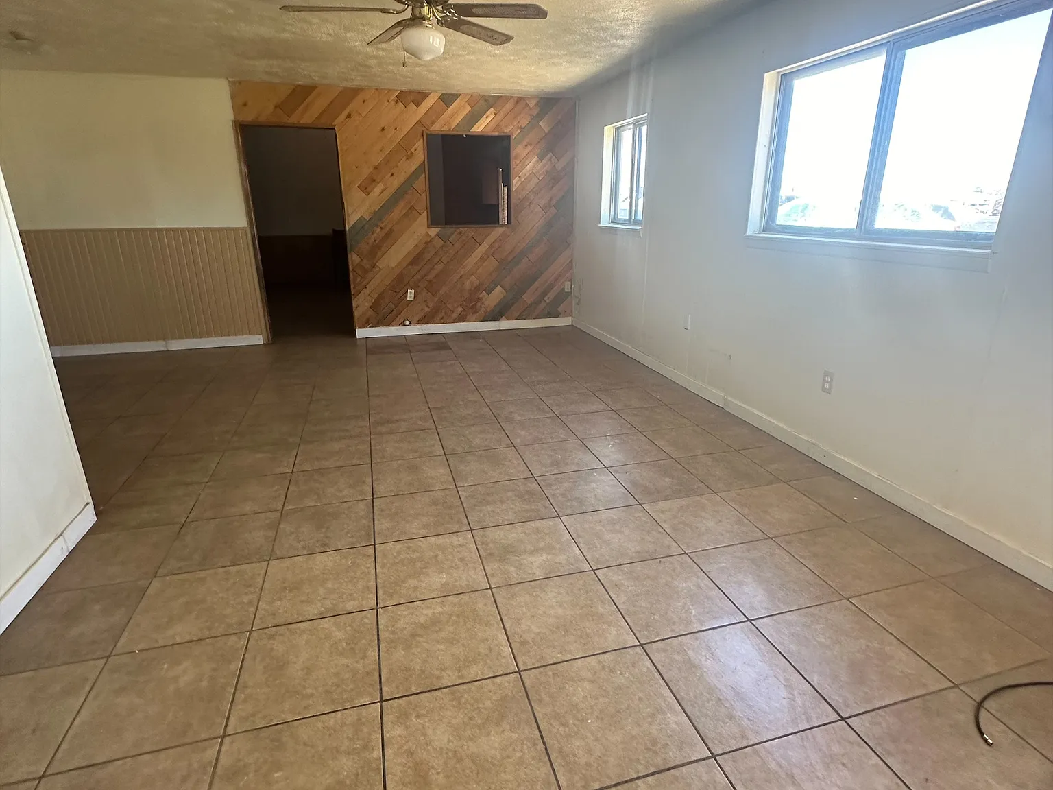 3 bed, 1.5 bath, 1217 sqft, $1,650 — Photo 3