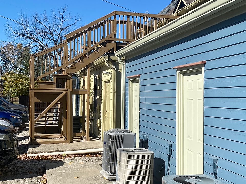 2nd image of 945 Prospect St
