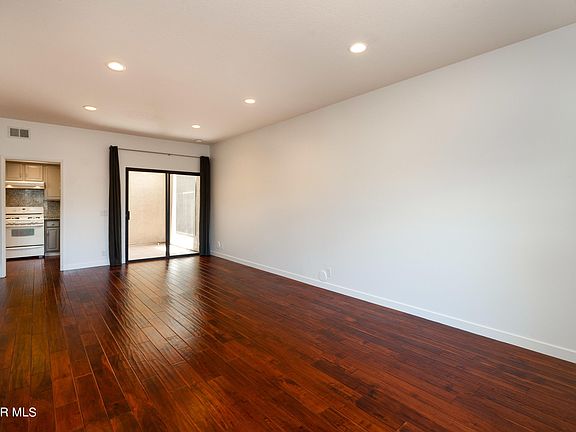 4th image of 414 Country Club Dr APT C