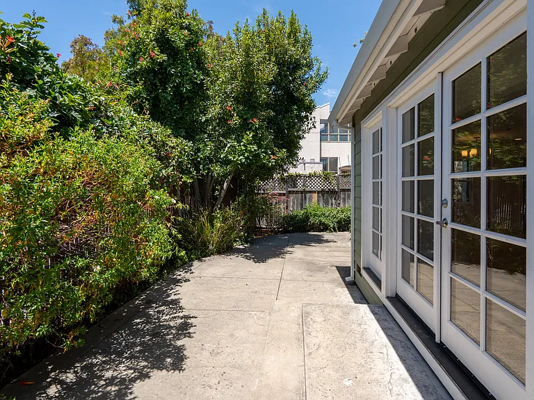 1147 Francisco St — Photo 19