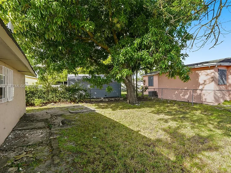 5401 SW 20th St #B — Photo 10