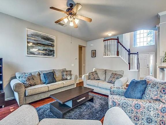 3rd image of 2824 Thorncreek Ln