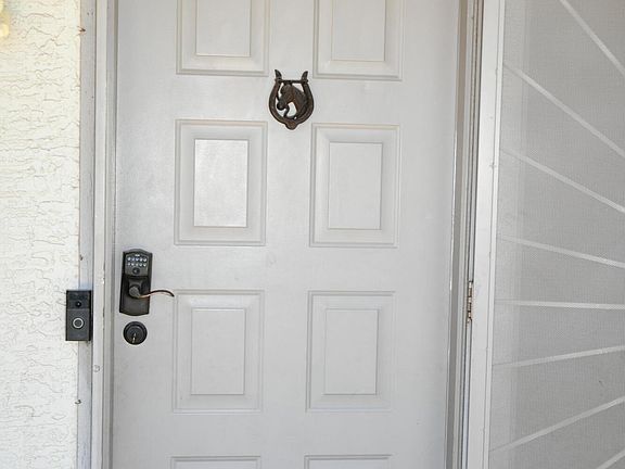 4th image of 1326 E TARO Lane