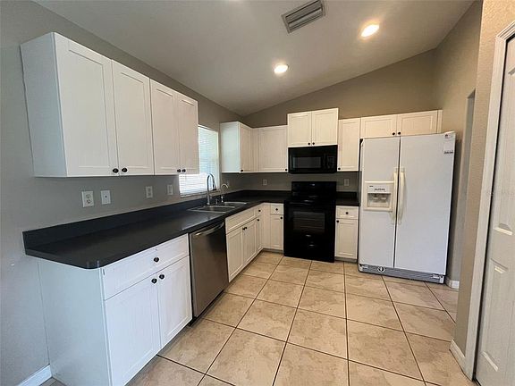 2nd image of 3605 Caballero Ave
