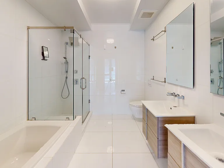 237 E 34th St #501 — Photo 11