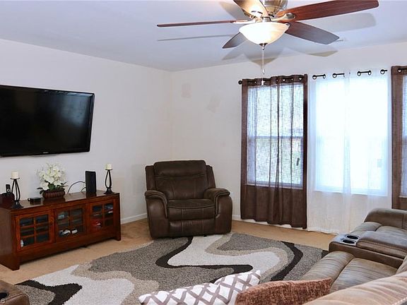 5th image of 304 Trimble Dr