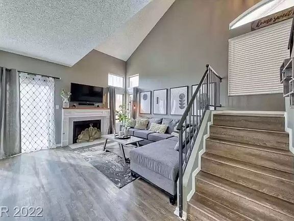 4th image of 533 Meadbury Dr