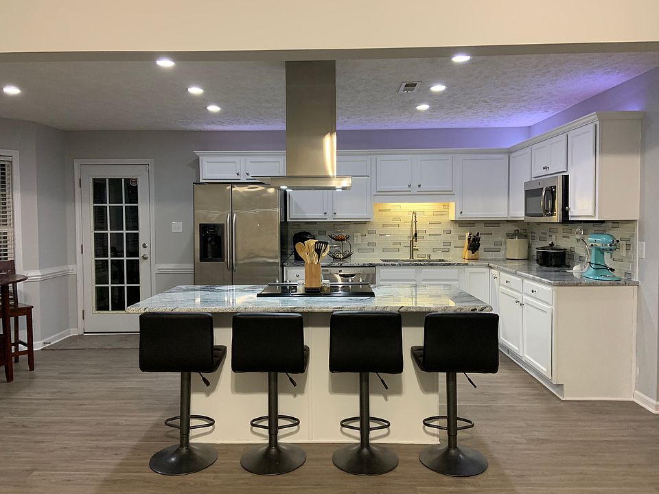 1st image of 245 Oakmont Dr