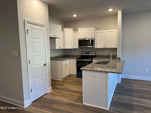 3rd image of 12269 Sinclair Dr