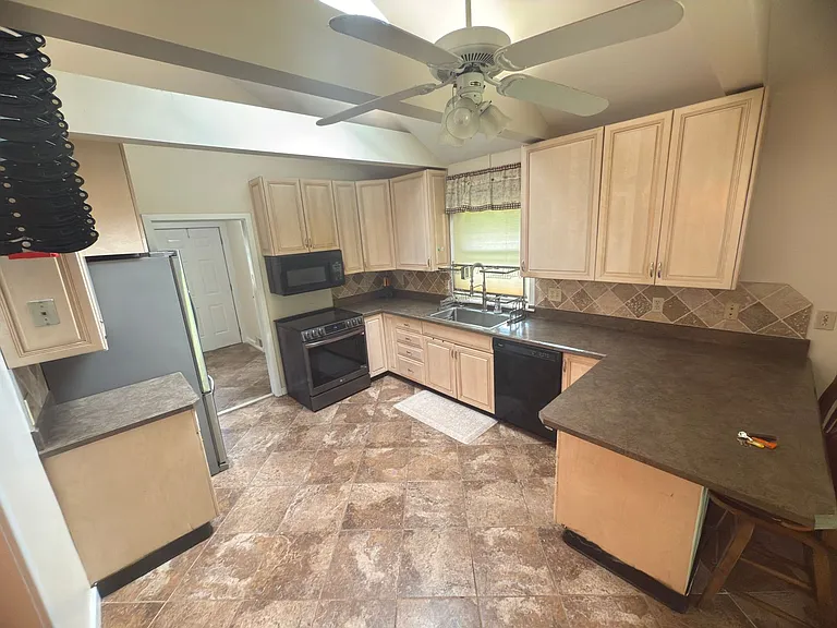 2158 Rankin Rd — Photo 15