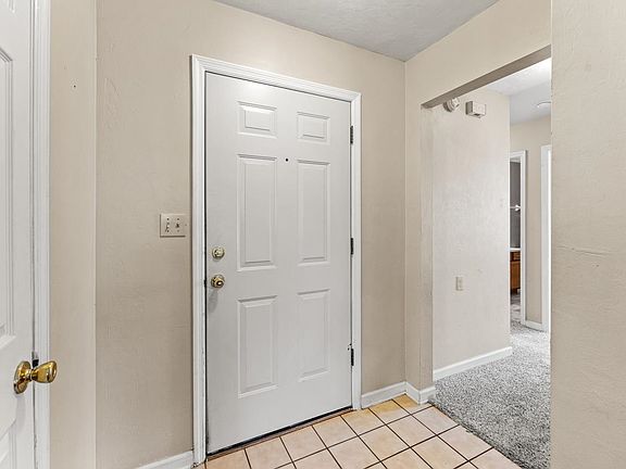 3rd image of 3228 Whitney Dr E