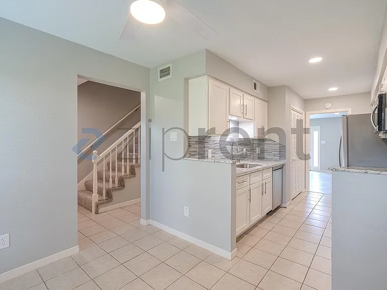 10349 Longmont Dr — Photo 11