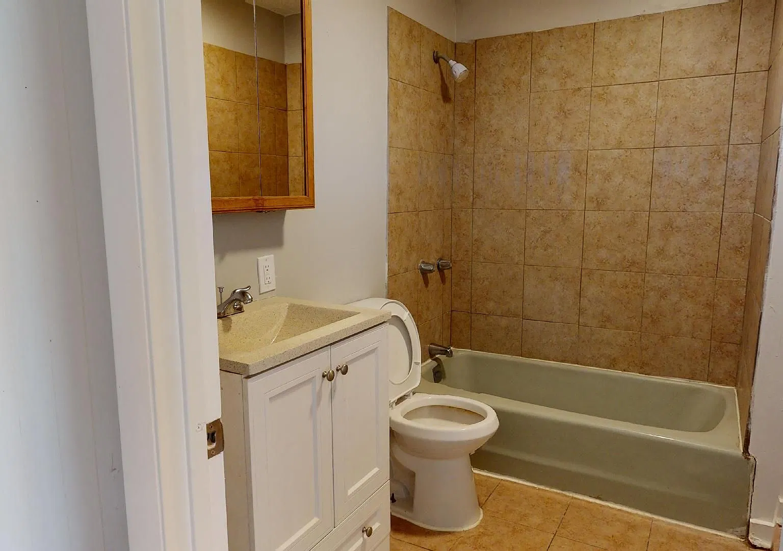 6904 Lorain Ave — Photo 3