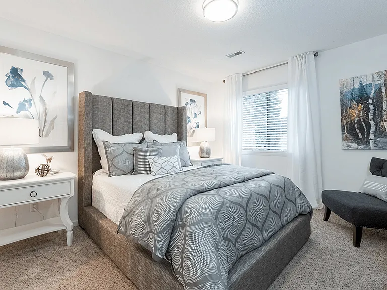 Regency Park Apartment Homes — Photo 16
