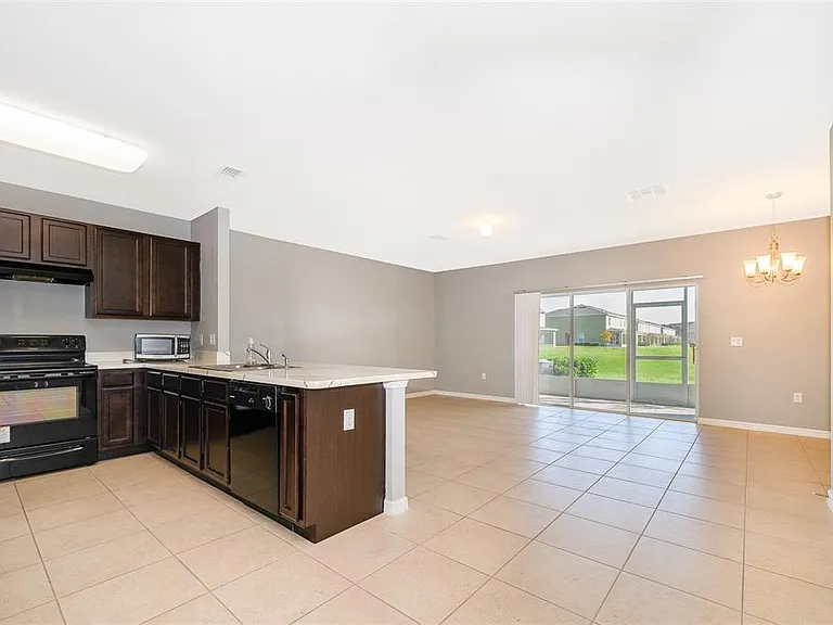 241 Arbor Lakes Dr — Photo 5