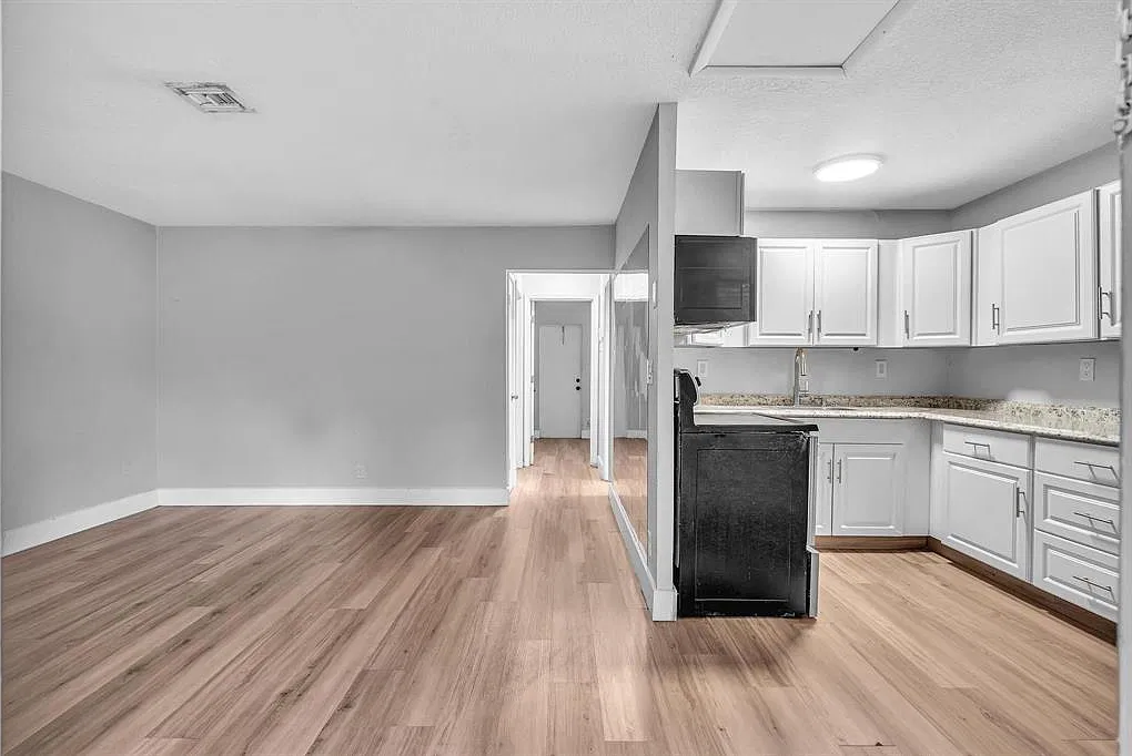 2 bed, 850 sqft, $1,650 — Photo 1