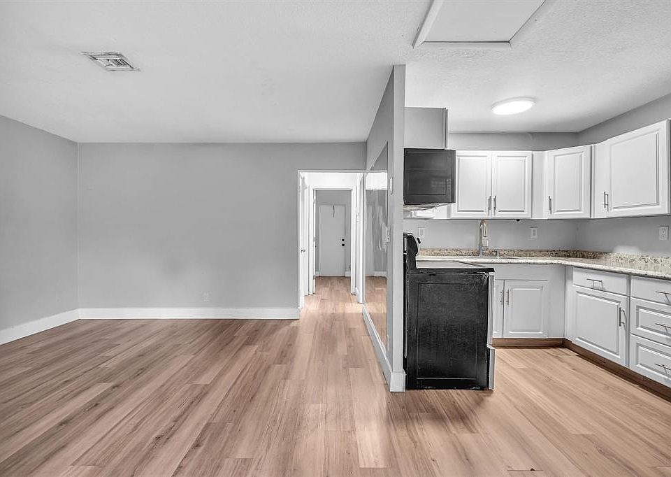1st image of 232 SE 9th Ave #2