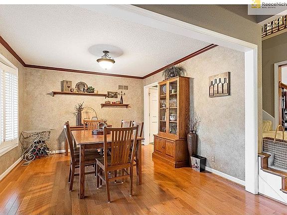 3rd image of 9036 W 113th St
