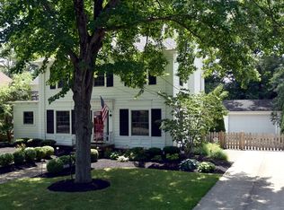 26895 Lake Rd, Bay Village, OH 44140