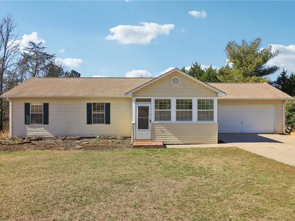 110 Dawson Trce, Dawsonville, GA 30534