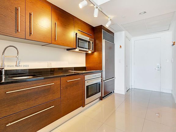 5th image of 475 Brickell Ave #4500